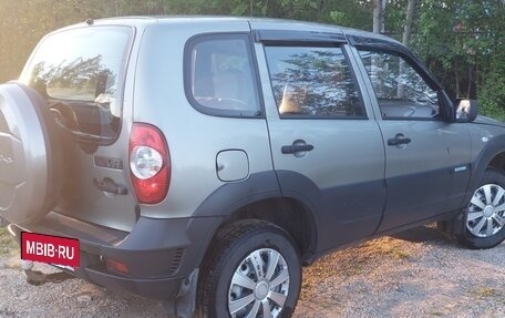 Chevrolet Niva I рестайлинг, 2011 год, 630 000 рублей, 4 фотография