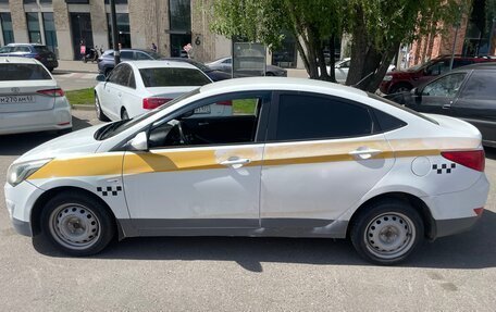 Hyundai Solaris II рестайлинг, 2016 год, 500 000 рублей, 2 фотография