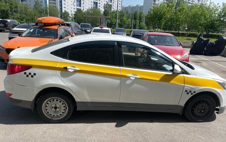 Hyundai Solaris II рестайлинг, 2016 год, 500 000 рублей, 4 фотография