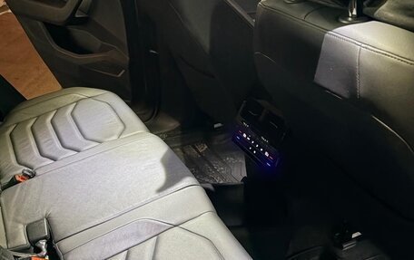 Volkswagen Touareg III, 2019 год, 5 300 000 рублей, 16 фотография