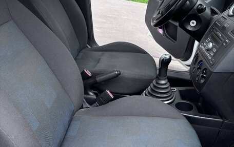 Ford Fiesta, 2006 год, 400 000 рублей, 19 фотография