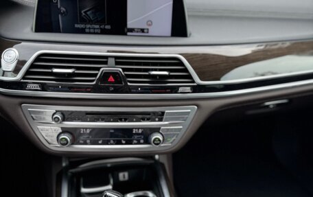 BMW 7 серия, 2016 год, 3 490 000 рублей, 14 фотография