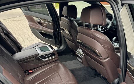 BMW 7 серия, 2016 год, 3 490 000 рублей, 15 фотография