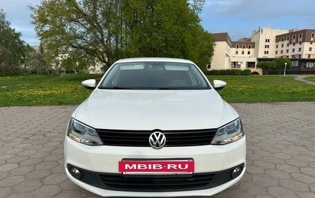 Volkswagen Jetta VI, 2013 год, 1 150 000 рублей, 2 фотография