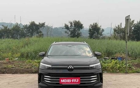 Volkswagen Tiguan, 2025 год, 4 568 000 рублей, 2 фотография