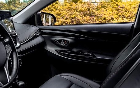 Toyota Yaris XP150 рестайлинг, 2022 год, 1 430 700 рублей, 5 фотография