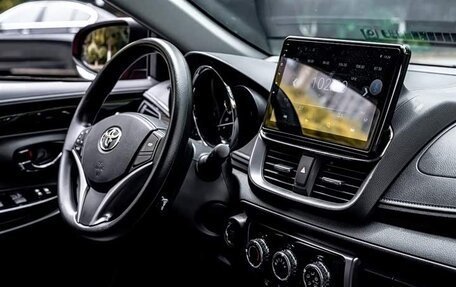 Toyota Yaris XP150 рестайлинг, 2022 год, 1 430 700 рублей, 8 фотография