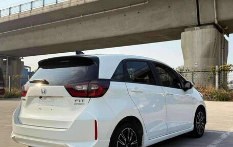 Honda Fit, 2022 год, 1 099 999 рублей, 7 фотография