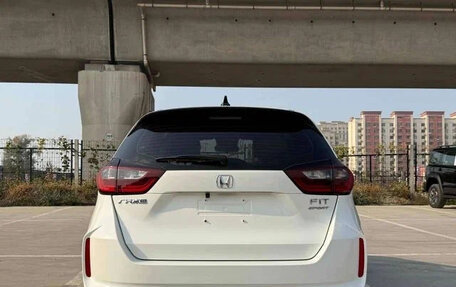 Honda Fit, 2022 год, 1 099 999 рублей, 6 фотография