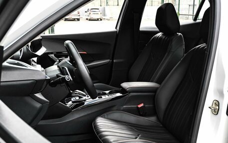 Peugeot 2008 II, 2021 год, 2 099 000 рублей, 13 фотография