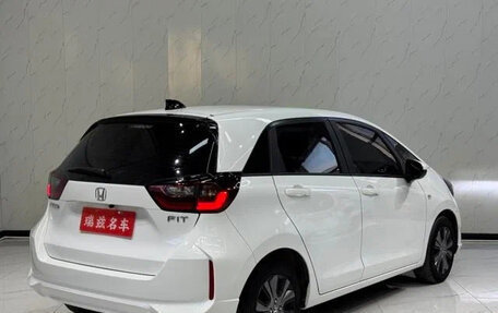 Honda Fit, 2022 год, 1 080 000 рублей, 6 фотография