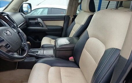 Toyota Land Cruiser 200, 2010 год, 3 000 000 рублей, 2 фотография