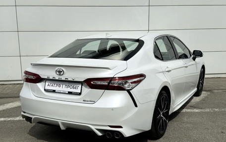 Toyota Camry, 2023 год, 3 480 000 рублей, 5 фотография