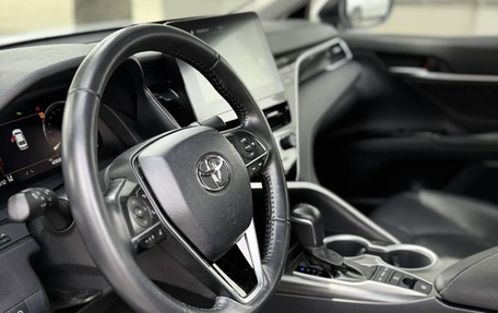 Toyota Camry, 2023 год, 3 480 000 рублей, 10 фотография
