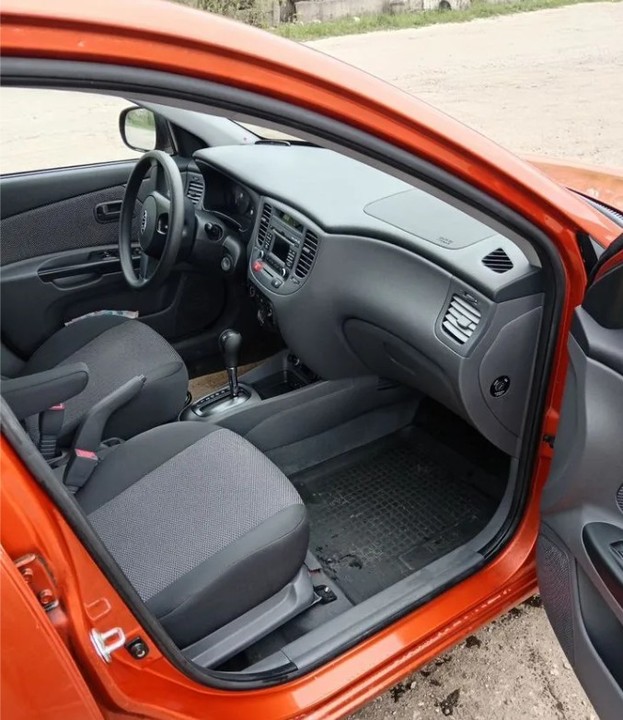 KIA Rio II рестайлинг, 2011 год, 700 000 рублей, 7 фотография