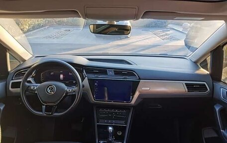 Volkswagen Touran III, 2022 год, 1 490 003 рублей, 12 фотография
