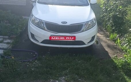 KIA Rio III рестайлинг, 2013 год, 620 000 рублей, 2 фотография