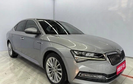 Skoda Superb III рестайлинг, 2022 год, 1 730 000 рублей, 1 фотография