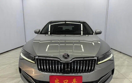 Skoda Superb III рестайлинг, 2022 год, 1 730 000 рублей, 2 фотография