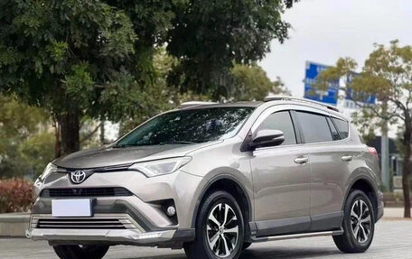 Toyota RAV4, 2018 год, 1 800 000 рублей, 3 фотография