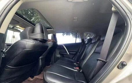 Toyota RAV4, 2018 год, 1 800 000 рублей, 8 фотография