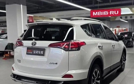 Toyota RAV4, 2019 год, 1 750 000 рублей, 3 фотография