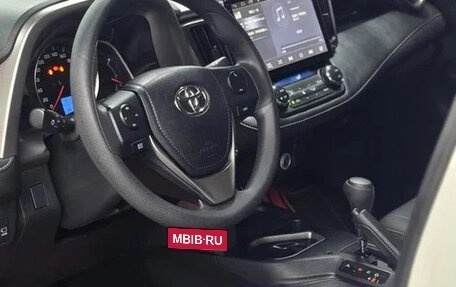 Toyota RAV4, 2019 год, 1 750 000 рублей, 5 фотография