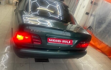 Mercedes-Benz E-Класс, 1998 год, 470 000 рублей, 1 фотография