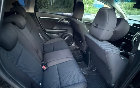 Honda Fit III, 2018 год, 1 250 000 рублей, 12 фотография