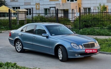 Mercedes-Benz E-Класс, 2003 год, 800 000 рублей, 4 фотография