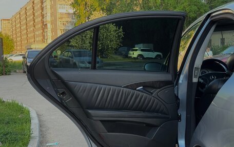 Mercedes-Benz E-Класс, 2003 год, 800 000 рублей, 23 фотография