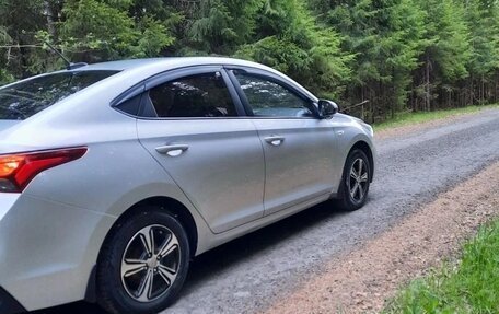 Hyundai Solaris II рестайлинг, 2018 год, 1 250 000 рублей, 4 фотография