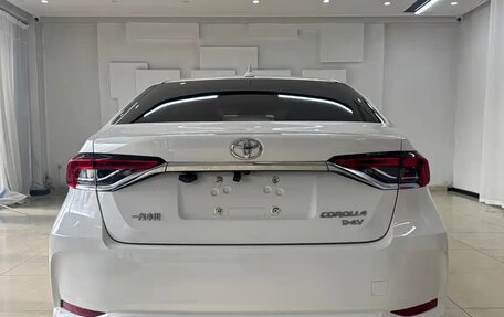 Toyota Corolla, 2021 год, 1 300 000 рублей, 6 фотография