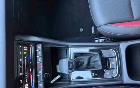 Skoda Karoq I, 2022 год, 2 200 000 рублей, 14 фотография