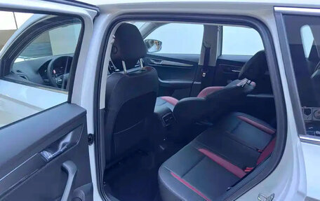 Skoda Karoq I, 2022 год, 2 200 000 рублей, 20 фотография