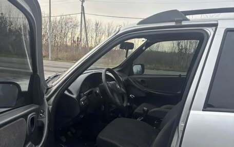 Chevrolet Niva I рестайлинг, 2011 год, 380 000 рублей, 4 фотография
