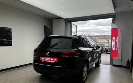 Volkswagen Touareg III, 2012 год, 1 880 000 рублей, 4 фотография