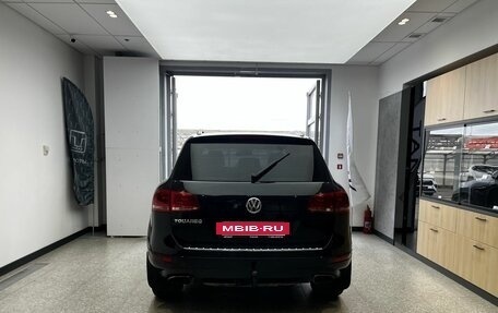 Volkswagen Touareg III, 2012 год, 1 880 000 рублей, 5 фотография