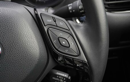 Toyota C-HR I рестайлинг, 2020 год, 2 050 000 рублей, 18 фотография