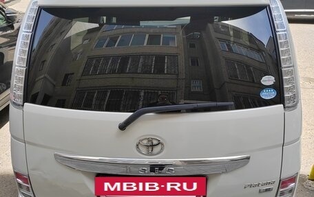 Toyota ISis I, 2012 год, 1 125 000 рублей, 2 фотография