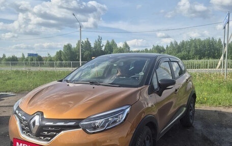 Renault Kaptur I рестайлинг, 2021 год, 2 000 000 рублей, 5 фотография