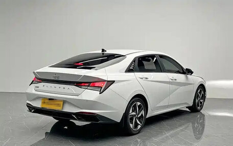 Hyundai Elantra, 2023 год, 1 350 000 рублей, 2 фотография