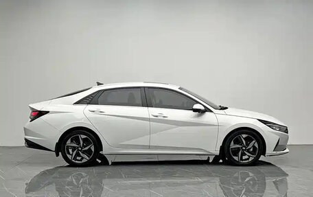 Hyundai Elantra, 2023 год, 1 350 000 рублей, 5 фотография