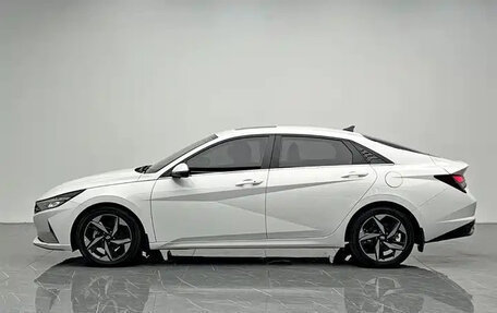 Hyundai Elantra, 2023 год, 1 350 000 рублей, 6 фотография