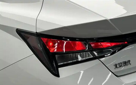 Hyundai Elantra, 2023 год, 1 350 000 рублей, 9 фотография