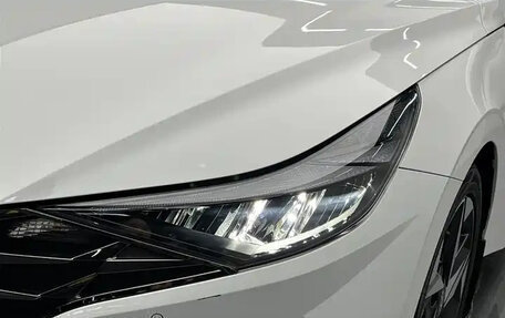 Hyundai Elantra, 2023 год, 1 350 000 рублей, 10 фотография
