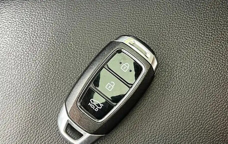 Hyundai Elantra, 2023 год, 1 350 000 рублей, 19 фотография