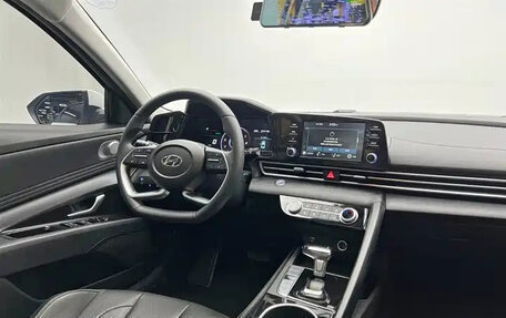 Hyundai Elantra, 2023 год, 1 350 000 рублей, 14 фотография