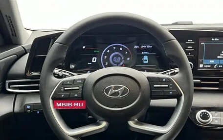 Hyundai Elantra, 2023 год, 1 350 000 рублей, 17 фотография