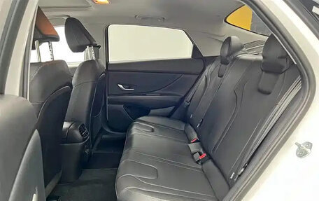 Hyundai Elantra, 2023 год, 1 350 000 рублей, 22 фотография